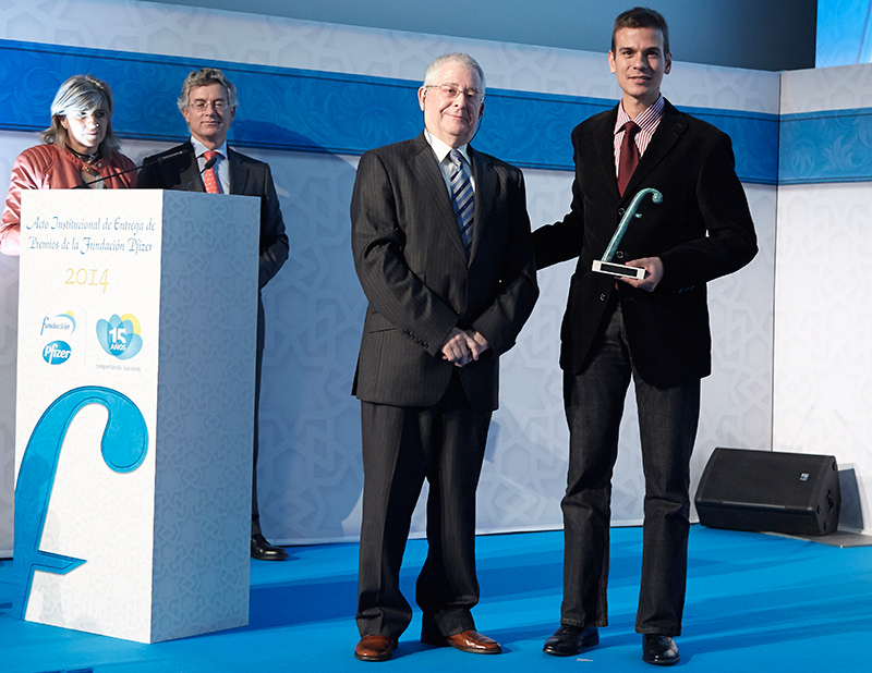 Miquel Bioque recibe el premio a la mejor tesis doctoral otorgado por la Fundación Pfizer